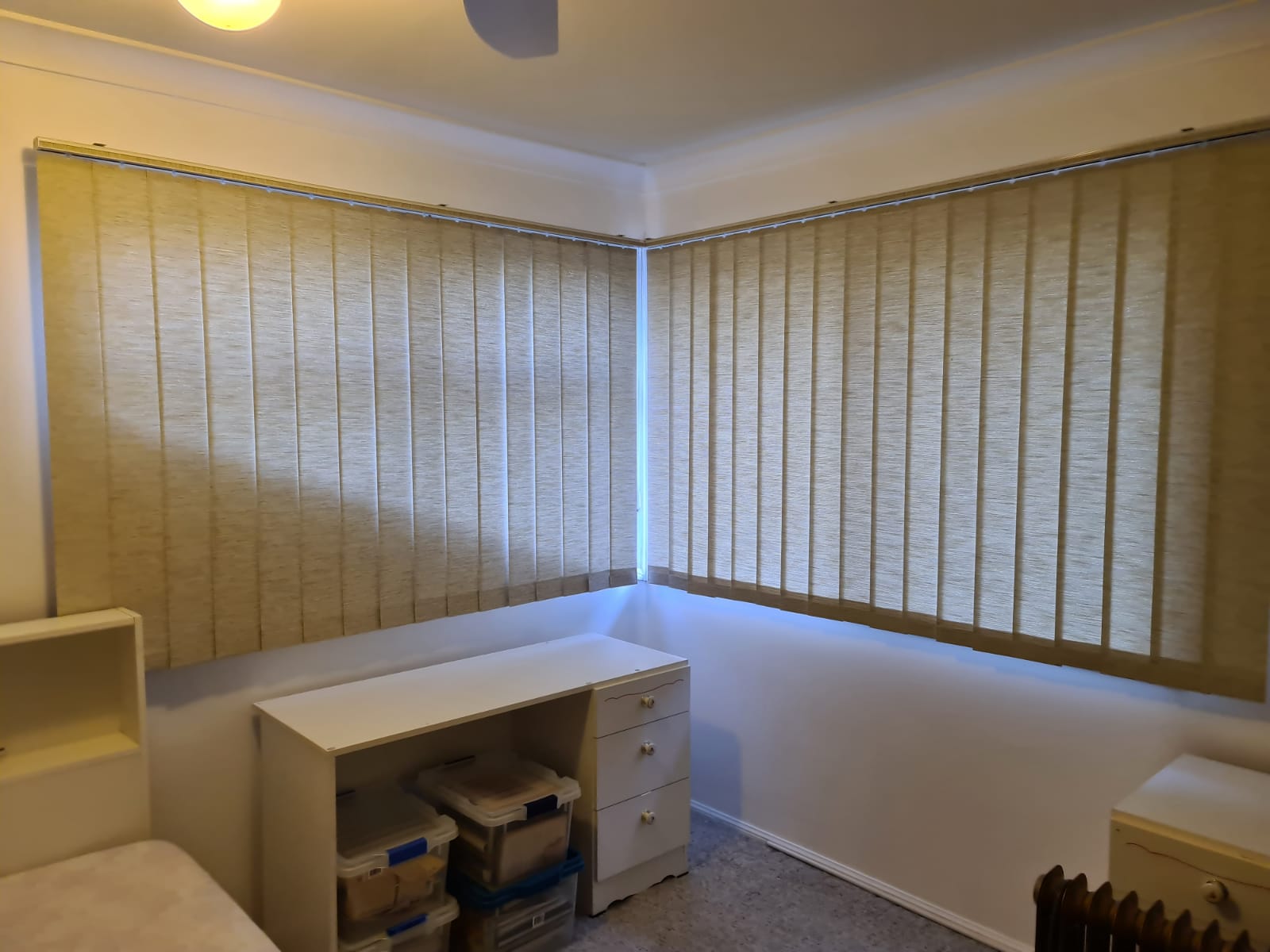 Textured vertical blinds