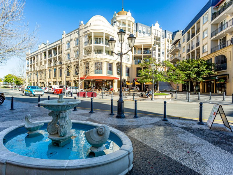 Carrara local street scene on the Gold Coast